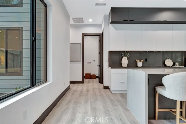 19513 Cantara Street photo 18