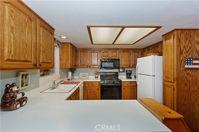 Detail Gallery Image 9 of 22 For 42751 Peregrine Ave, Big Bear Lake,  CA 92315 - 3 Beds | 2 Baths