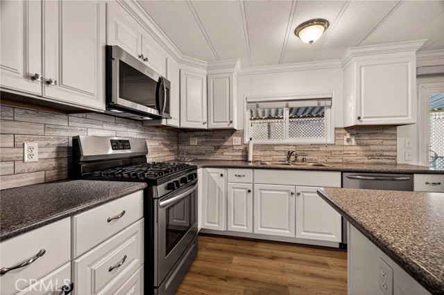 Detail Gallery Image 8 of 49 For 701 E Lassen #173,  Chico,  CA 95973 - 2 Beds | 2 Baths