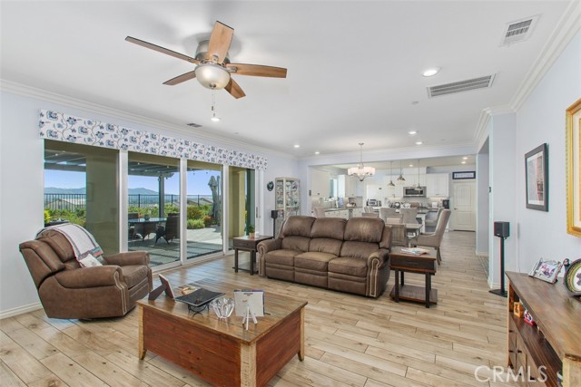 13681 CONSTANCE Avenue, Riverside CA: https://media.crmls.org/medias/d23161ff-ffc0-41d2-b79f-e5f64b86ce6b.jpg