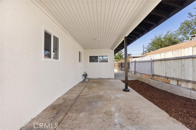 326 Water Street, Bakersfield CA: https://media.crmls.org/medias/d2317ce3-5fe6-44f9-aaf0-1692ac7d5081.jpg