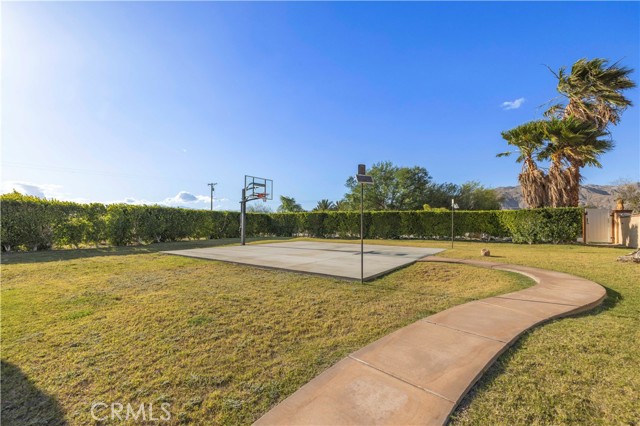 Image 62 of 75 For 74565 22nd Avenue