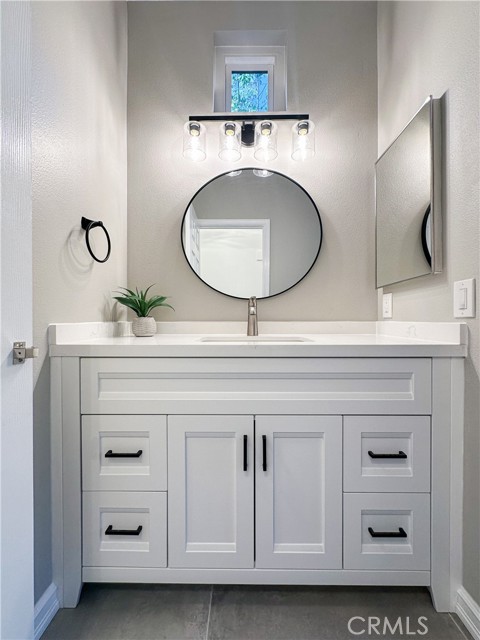 1012 S Country Glen Way, Anaheim CA: https://media.crmls.org/medias/d23213b6-ce90-4d2a-bd92-a57b1d5e34ec.jpg