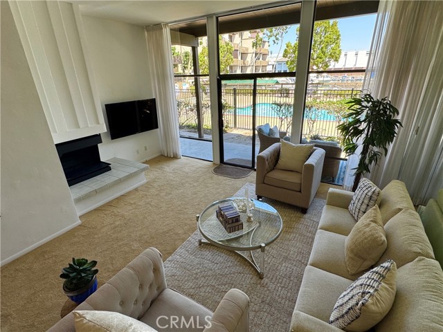 9103 Marina Pacifica N Drive, Long Beach CA: https://media.crmls.org/medias/d2322e55-a810-40a8-a07c-80e727d25c2b.jpg