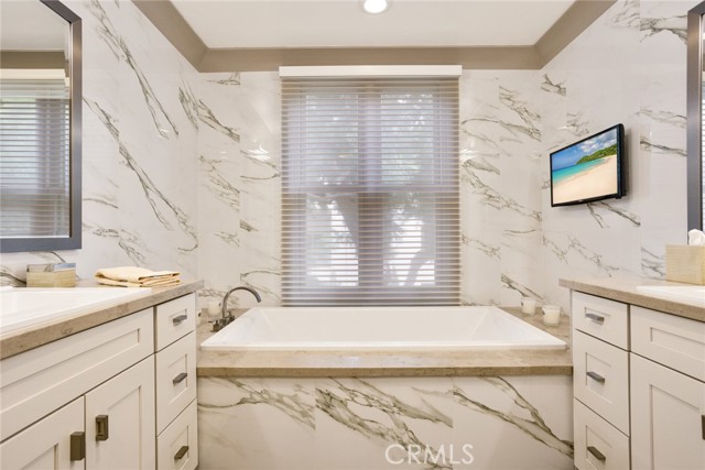 200 S Orange Grove Boulevard, Pasadena CA: https://media.crmls.org/medias/d2329ddc-97e8-4aab-a1ba-1820df835bd2.jpg