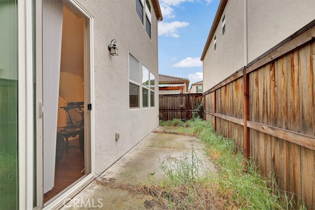 Detail Gallery Image 27 of 31 For 9925 Del Surf Ln, Elk Grove,  CA 95757 - 3 Beds | 3 Baths