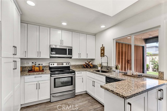 1981 Mitchell Avenue, Tustin CA: https://media.crmls.org/medias/d232f308-6e9e-4b09-b610-d7b933b65716.jpg