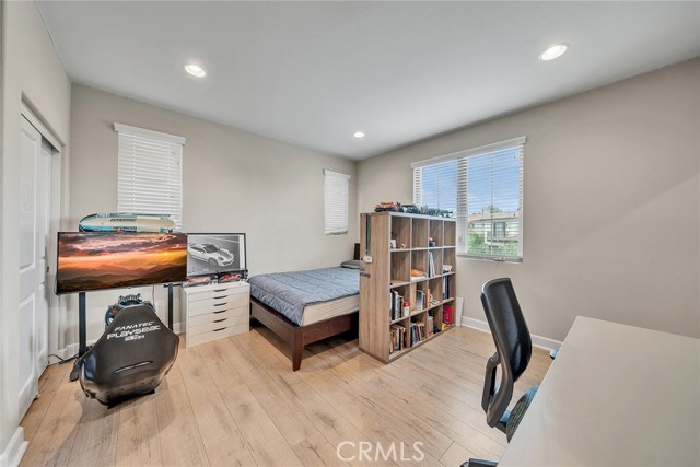 17 Lowland, Irvine CA: https://media.crmls.org/medias/d233476d-4bfa-49b4-9f00-fc9e6a77f5ca.jpg