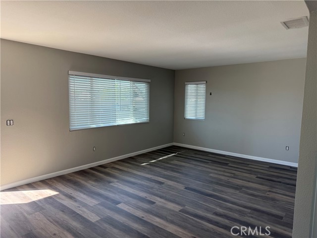 Detail Gallery Image 5 of 18 For 24280 Cottonwood, Moreno Valley,  CA 92553 - 3 Beds | 2 Baths