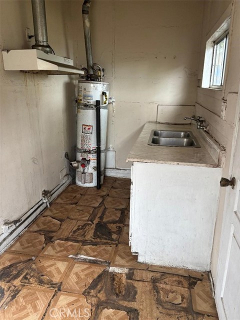 1220 1222 E 49th Street, Los Angeles CA: https://media.crmls.org/medias/d2353845-d6f2-4c04-9481-796d41c4b50f.jpg
