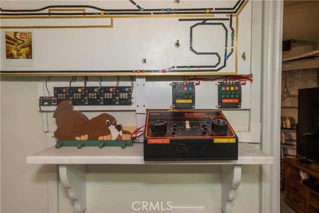 628 Grass Valley Road, Lake Arrowhead, CA 92352