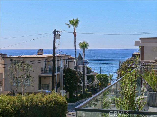 445 26th Street, Manhattan Beach CA: https://media.crmls.org/medias/d235667c-429c-4353-b97e-b560568e39ce.jpg