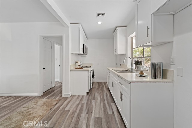 Detail Gallery Image 6 of 34 For 1123 Coronel St, San Fernando,  CA 91340 - 4 Beds | 3 Baths