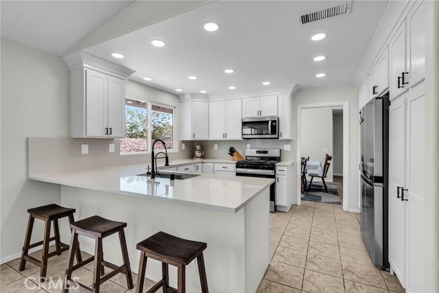 18150 Granite Avenue, Riverside CA: https://media.crmls.org/medias/d2373c2a-0e5d-4151-b5c3-7aea4a601a36.jpg