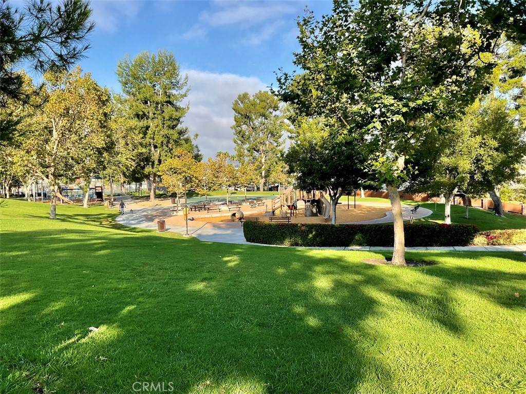 https://media.crmls.org/medias/d2373ec2-49ae-4fa5-8412-8c8aa62b20fa.jpg?preset=X-Large