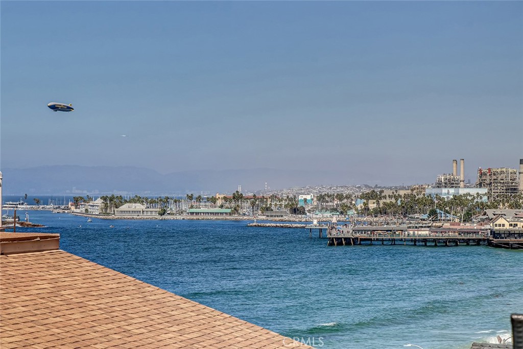 https://media.crmls.org/medias/d2375fd2-6ef2-4111-91ac-b01af8c0e07c.jpg?preset=X-Large