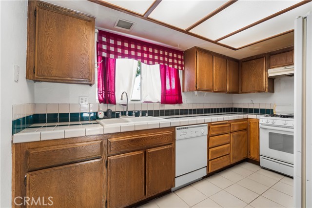 Detail Gallery Image 9 of 40 For 15815 Fallen Leaf Rd., La Puente,  CA 91744 - 3 Beds | 2/1 Baths