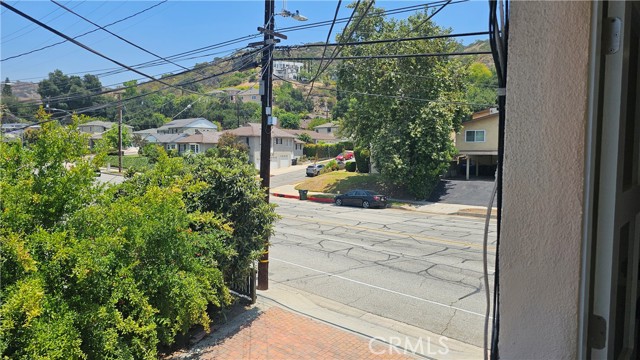 2001 N Verdugo Road, Glendale CA: https://media.crmls.org/medias/d239187f-d6c3-4f00-8732-955769cac7b1.jpg