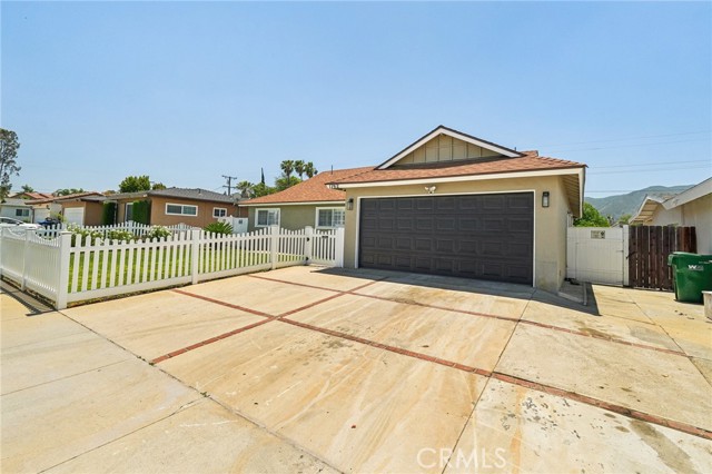 Detail Gallery Image 1 of 18 For 1762 Bern Dr, Corona,  CA 92882 - 4 Beds | 2 Baths