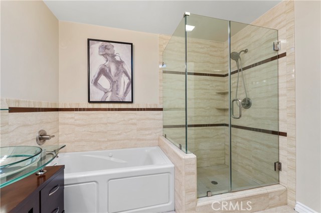 Detail Gallery Image 11 of 21 For 3024 Shakespeare Dr, Pasadena,  CA 91107 - 3 Beds | 2/1 Baths