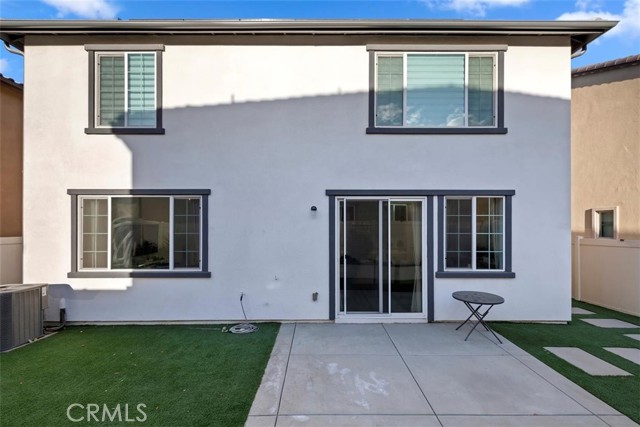 2275 Melogold Way, Corona CA: https://media.crmls.org/medias/d23b924e-103d-4015-b8af-7af486ae4240.jpg