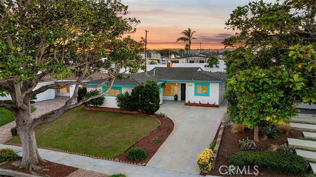 Detail Gallery Image 1 of 1 For 1327 S Gertruda Ave, Redondo Beach,  CA 90277 - 3 Beds | 2 Baths