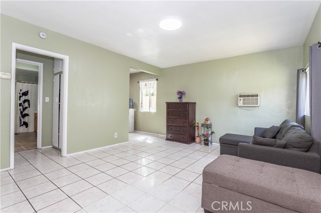12872 Norris Avenue photo 4