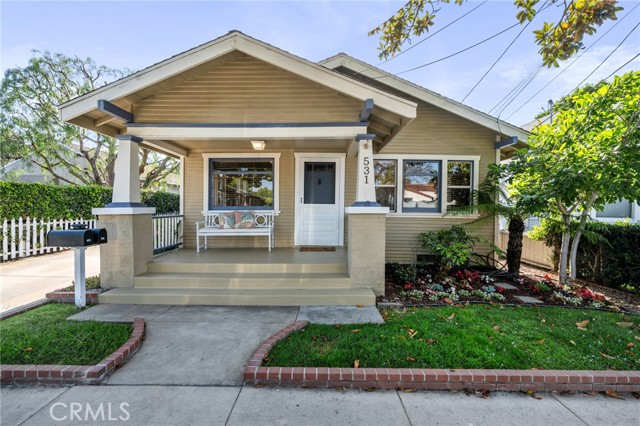 533 Roswell Avenue, Long Beach CA: https://media.crmls.org/medias/d23d1658-a544-4fe8-90c0-e1978ca3247e.jpg