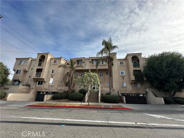 Detail Gallery Image 2 of 15 For 6100 Rugby Ave #207,  Huntington Park,  CA 90255 - 2 Beds | 2 Baths