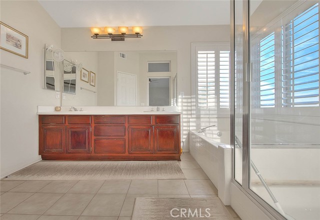 Detail Gallery Image 34 of 67 For 27641 Atlas Ln, Canyon Country,  CA 91351 - 4 Beds | 2/1 Baths