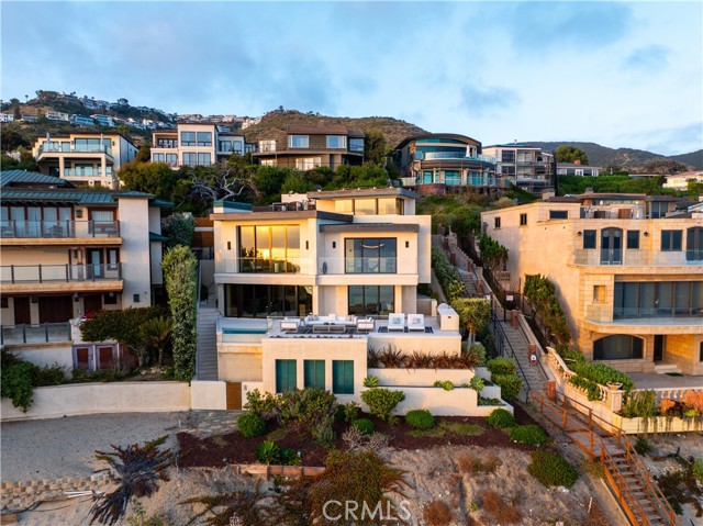 18 Lagunita Drive, Laguna Beach CA: https://media.crmls.org/medias/d23ea47b-066a-45fc-8eaf-beb9cb488f84.jpg