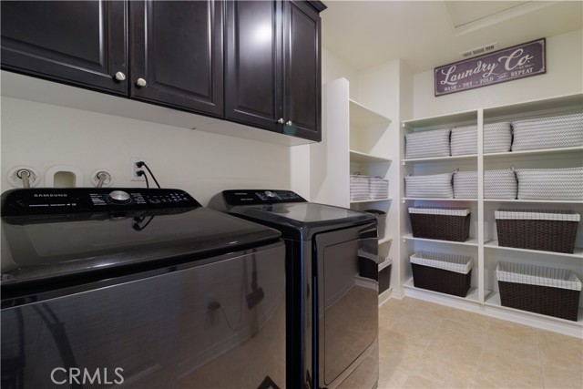Detail Gallery Image 29 of 52 For 16034 Ulysses Ln, Fontana,  CA 92336 - 6 Beds | 4/1 Baths