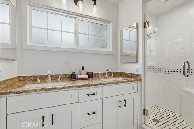 Detail Gallery Image 15 of 34 For 12308 La Maida St, Valley Village,  CA 91607 - 3 Beds | 2 Baths