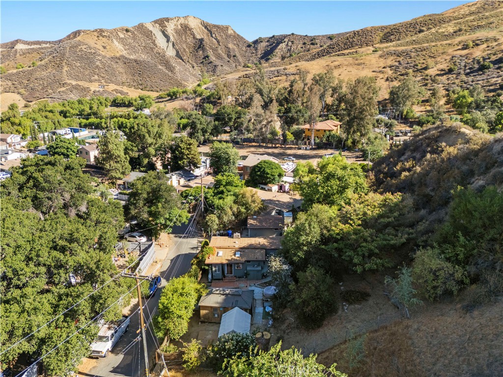 https://media.crmls.org/medias/d23f6e3d-2d4d-4a44-9778-e77d5eadf4c2.jpg?preset=X-Large