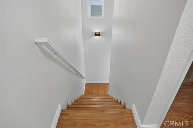 8828 Burnet Ave, 9 photo 36