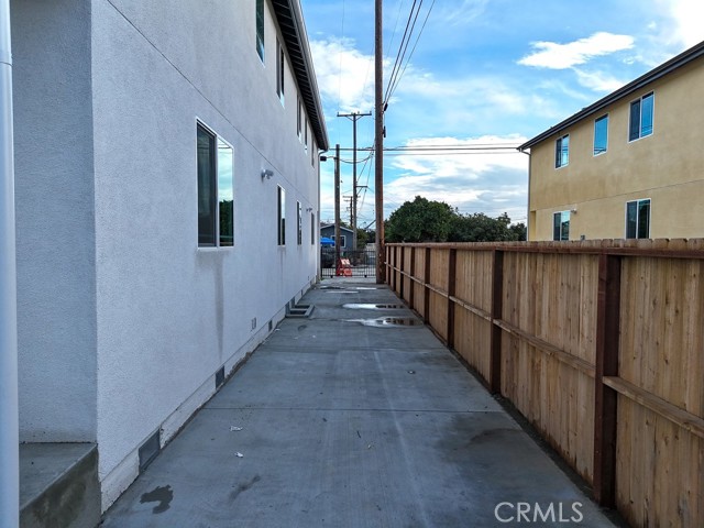 Detail Gallery Image 7 of 16 For 817 W G St, Wilmington,  CA 90744 - 4 Beds | 4 Baths