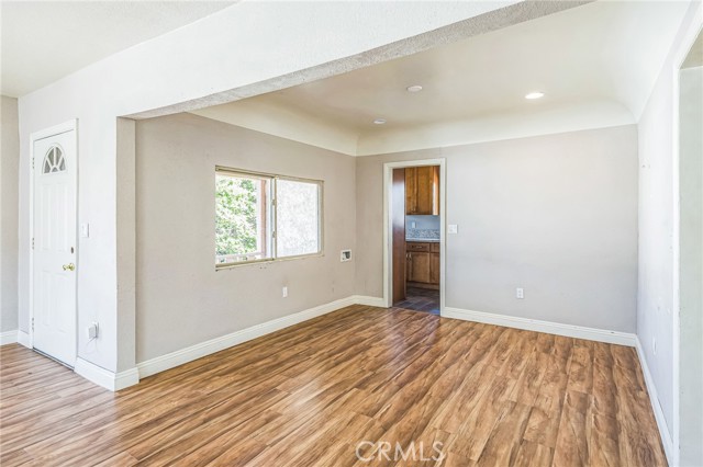 Detail Gallery Image 6 of 31 For 1602 W 81st St, Los Angeles,  CA 90047 - 2 Beds | 1 Baths