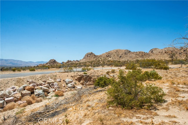 Detail Gallery Image 34 of 37 For 16104 Stagecoach Ave, Palmdale,  CA 93591 - 3 Beds | 2 Baths