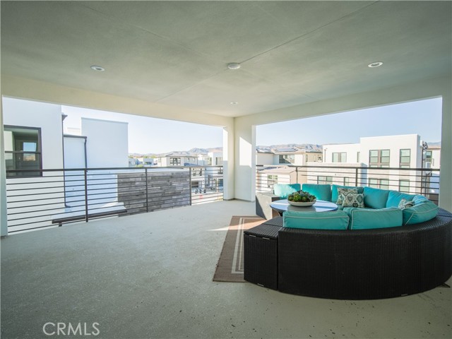 221 Stage, Irvine CA: https://media.crmls.org/medias/d242ef93-521f-432e-a75a-6fabda5cf43d.jpg