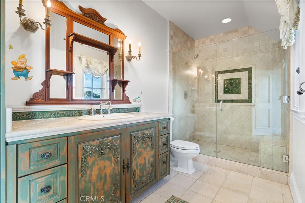 https://media.crmls.org/medias/d2439752-4bf4-4772-bba2-77fda177c858.jpg?preset=X-Large