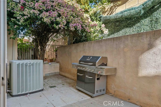 Detail Gallery Image 66 of 69 For 6920 Valmont #5,  Tujunga,  CA 91042 - 4 Beds | 3 Baths