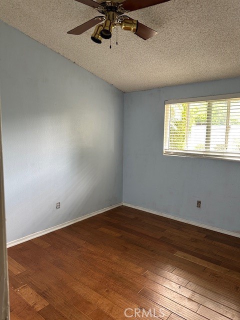 20708 Martha Street, Woodland Hills CA: https://media.crmls.org/medias/d2450050-5dd3-41d2-8e9a-165878f6751d.jpg