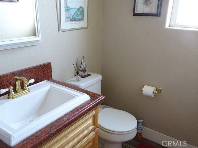 Detail Gallery Image 11 of 41 For 2097 Fox Ln, Big Bear City,  CA 92314 - 4 Beds | 3/1 Baths