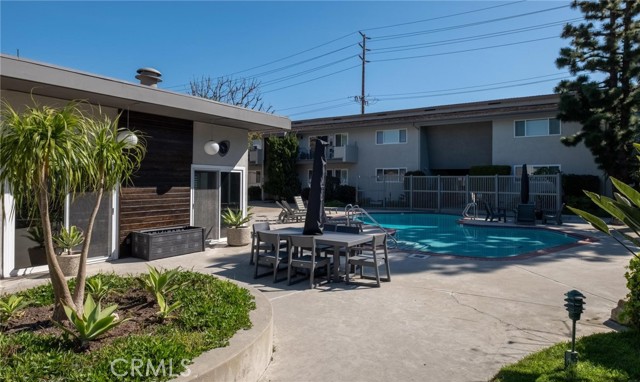 1745 Maple Avenue, Torrance CA: https://media.crmls.org/medias/d2462907-dad4-456f-b246-c3c1496ca5bc.jpg