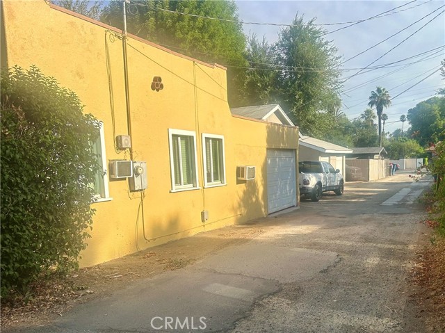 Detail Gallery Image 8 of 12 For 4096 Pine, Riverside,  CA 92501 - – Beds | – Baths