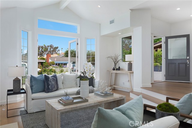 Detail Gallery Image 9 of 57 For 608 & 608 .5 Acacia Ave, Corona Del Mar,  CA 92625 - 5 Beds | 4 Baths