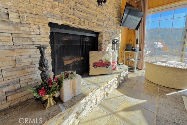 Detail Gallery Image 8 of 28 For 39050 Willow Landing, Big Bear Lake,  CA 92315 - 2 Beds | 2/1 Baths