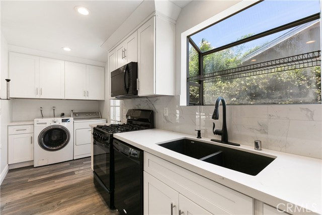 Detail Gallery Image 4 of 13 For 6229 Platt Ave, Woodland Hills,  CA 91367 - 3 Beds | 2 Baths