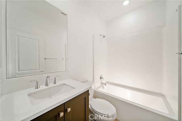 Detail Gallery Image 17 of 23 For 1419 St Simon Cir #E,  Alhambra,  CA 91803 - 4 Beds | 3/1 Baths
