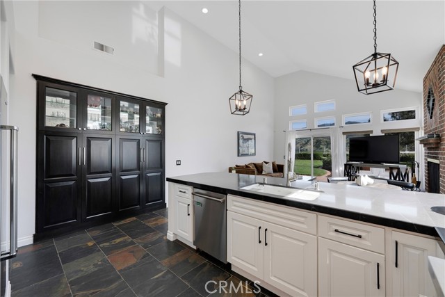 Image 5 of 66 For 5650 Picasso Drive